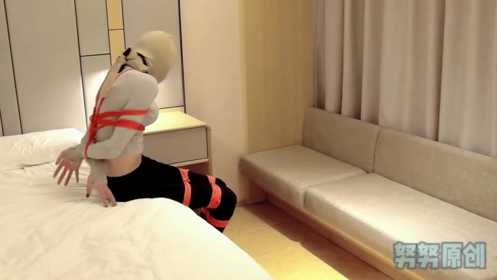 面具男 努努丝袜包头全身捆绑 Preview 3