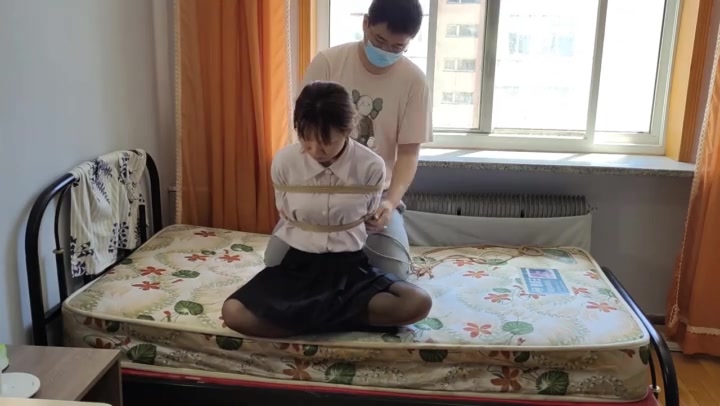 黑丝妹小橙的海老缚与驷马挠痒 Preview 1