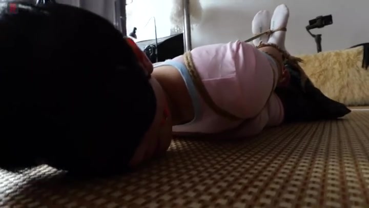 绳之韵 轻熟圣女紫萱试镜（第二集）勒紧的麻绳和口球、无情的皮鞭和人生原味第一堵 Preview 1