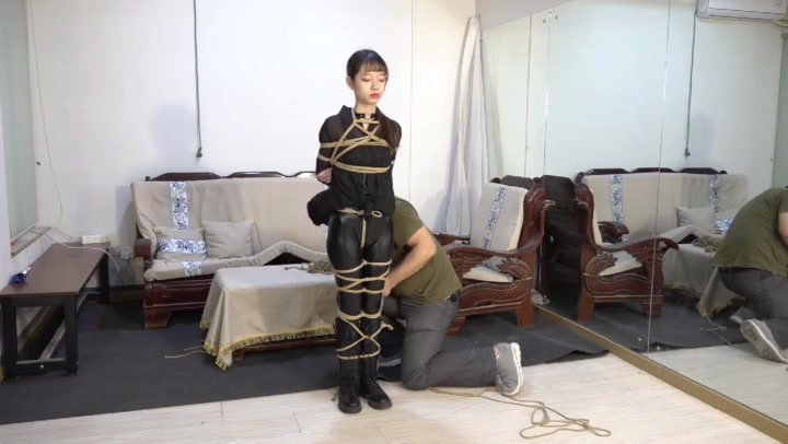 美束映画 菜鸟刑讯师与美女怪盗01 菜鸟刑讯师小狐狸刚出道便接到大单 Preview 3