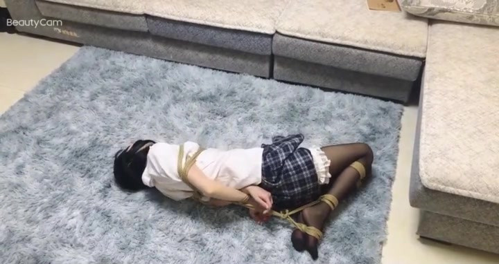 新月原创 落入老师魔爪的红豆妹妹 被绑着进行毕业教育 Preview 4
