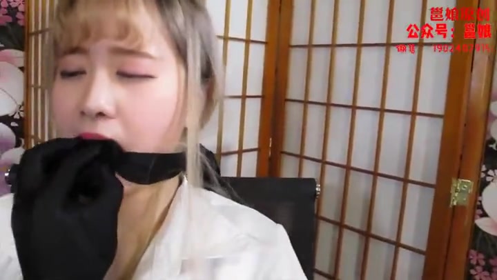 萝莉的V腿吊缚 Preview 1