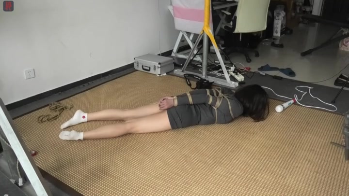 绳之韵 优秀假期工瑾瑜中秋加班（第一集）直臂跪姿半吊、驷马、美脚TK，充气口塞 Preview 4