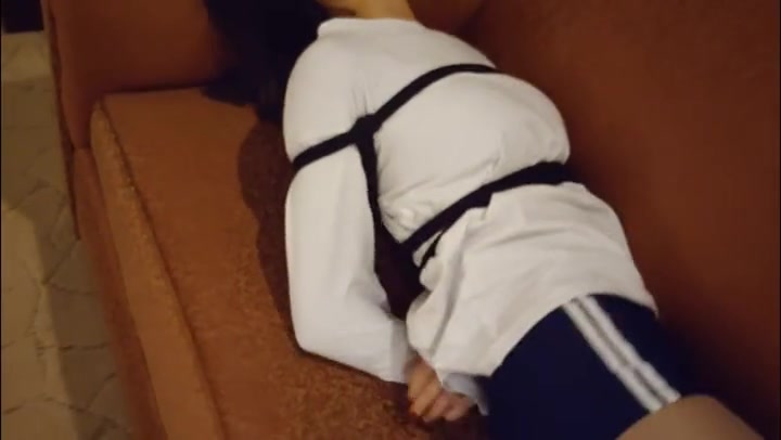 [网友原创] Alex原创_约拍一个活泼可爱小萝莉,日式体操服,白袜套肉丝,堵嘴加口罩 第一集 Preview 2