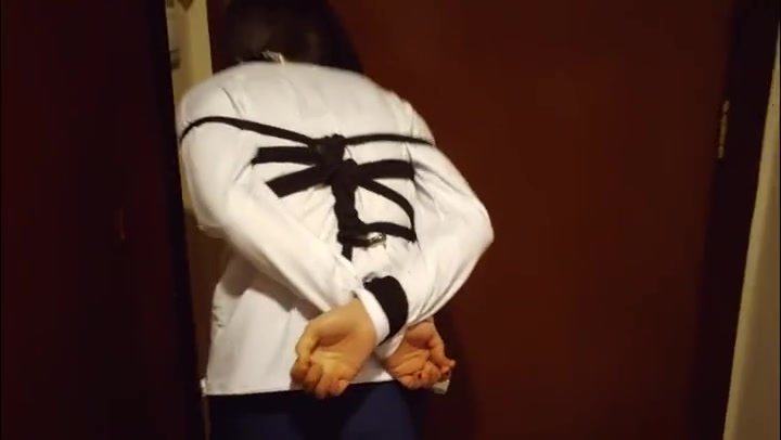 [网友原创] Alex原创_约拍一个活泼可爱小萝莉,日式体操服,白袜套肉丝,堵嘴加口罩 第一集 Preview 3