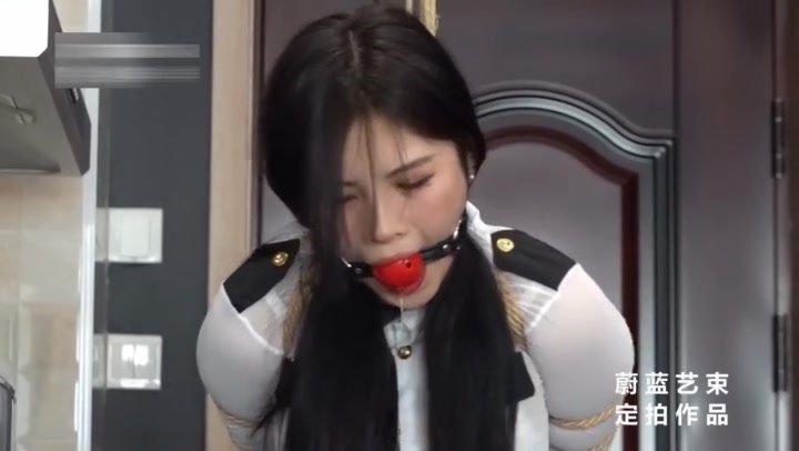 性感制服小羊 Preview 3