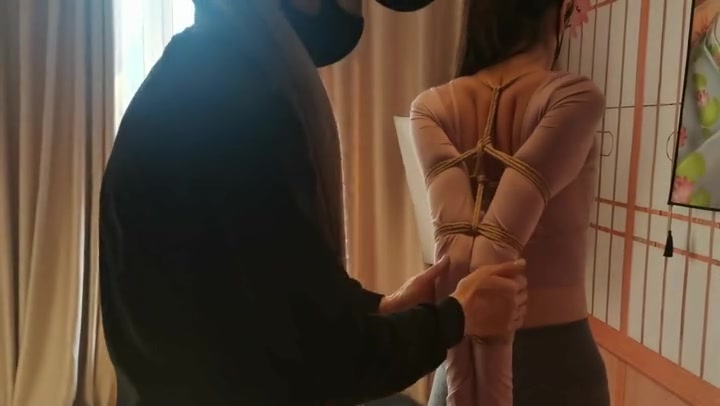 一绳所爱 董嫣嫣被极限欧式紧绑，狠狠揍 Preview 1