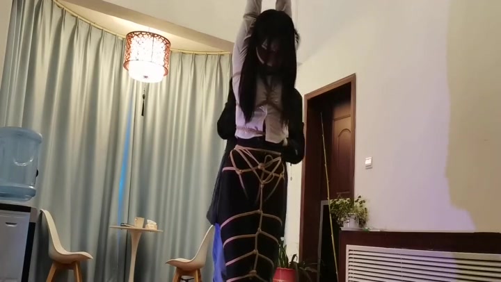 一绳所爱 笑笑绑在沙袋上鞭打 Preview 3