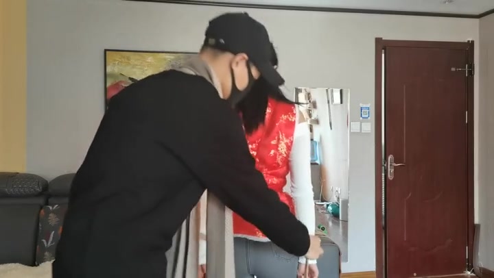 一绳所爱  虽然双手被绑，也阻止不了美女诚挚的祝福 Preview 1