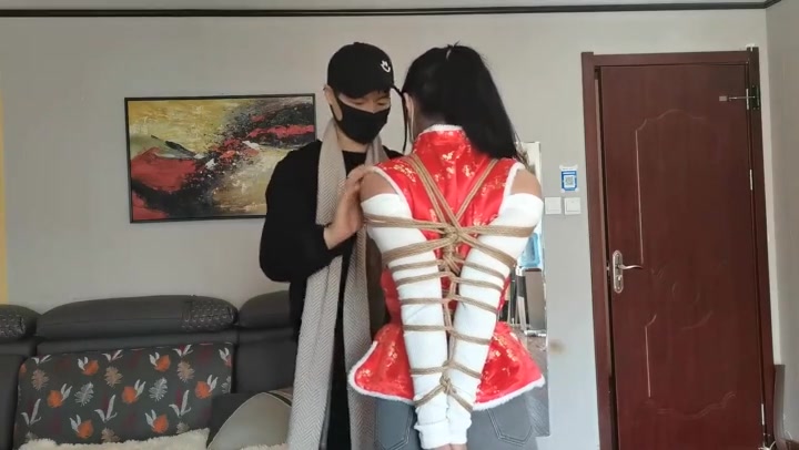 一绳所爱  虽然双手被绑，也阻止不了美女诚挚的祝福 Preview 4