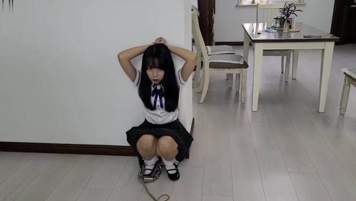 一往情深 刑讯贩毒女大学生. Preview 2