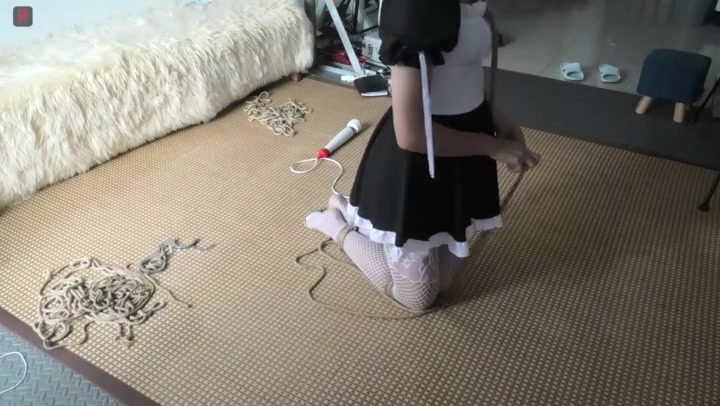 绳之韵 自虐女孩瑾瑜绳奴养成系列之网袜女仆的自缚、自嗨（上-下合并） Preview 1