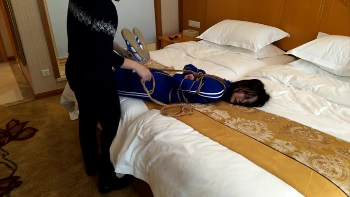 蓝衣新模特 小姑娘特别漂亮 Preview 2
