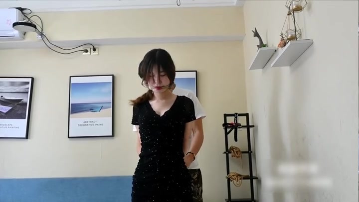 被吊缚的夜店女郎 Preview 4