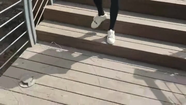 一绳所爱 公园捆绑蒙眼行走 Preview 3