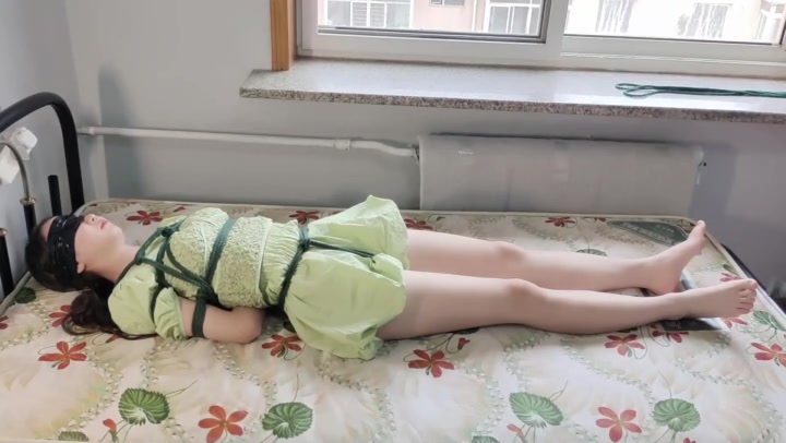 玩奴原创 学生小美女露娜来约绑，日式蛇缚tk挣扎 Preview 4