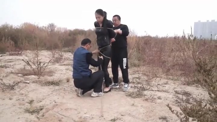 逍遥定制_猥琐哥户外游戏 王蕾 林丹丹 Preview 1