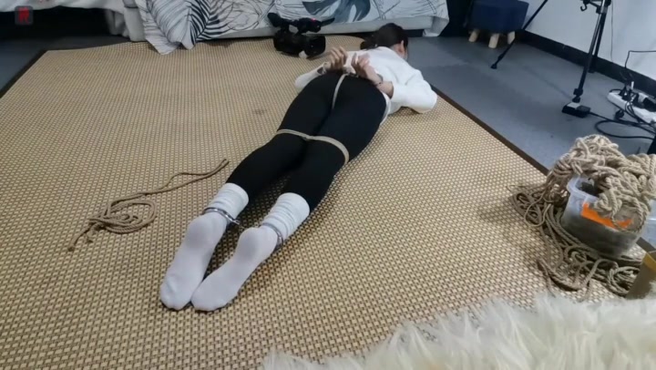 绳之韵 大学生的假期工瑾瑜试镜（1-2合并）白袜直臂驷马，口球撑到嘴变了形，美脚少女的紧缚游戏初体验 Preview 3