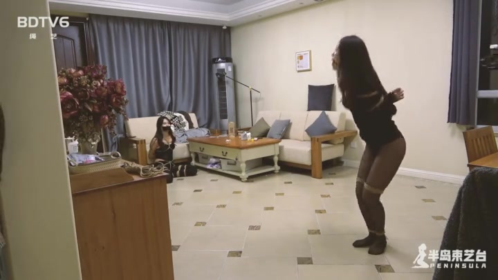 一只怪物和三个疲于奔命的女人 Preview 2