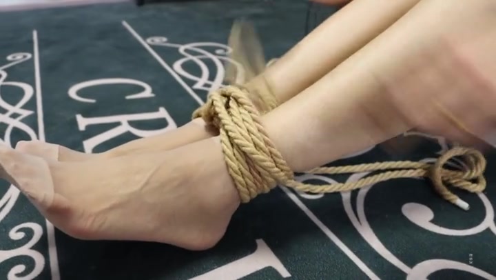 得意客 定拍文清遭劫逃脱未遂惨遭严厉驷马捆堵蒙眼折磨 Preview 2