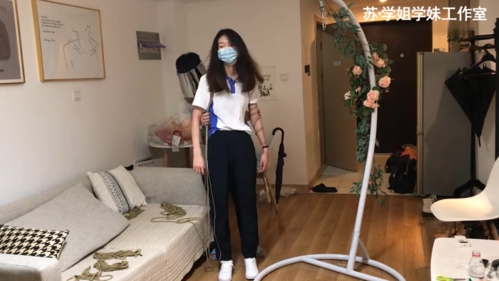学姐学妹 解语开学第一绑——校服白袜白鞋五花下跪驷马拎空 Preview 1