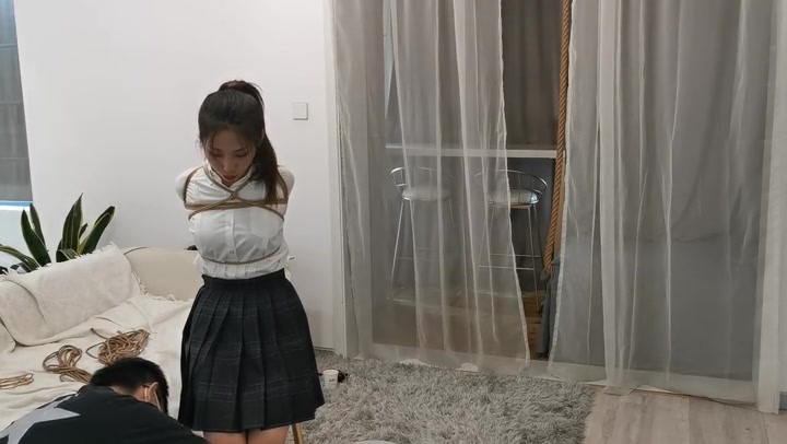 奥特曼 新妹子小松，JK，口球，支臂驷马，一小时放置 Preview 1