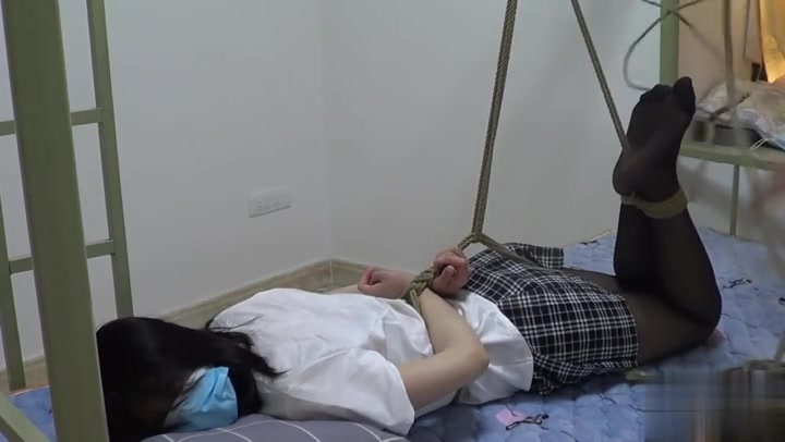 新月原创 雨涵 黑丝JK 蒙眼堵嘴 绑床放置 每次都这样欺负我也是没谁了 Preview 1