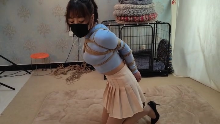 随心绳艺 新人兔兔试镜 直臂驷马吊 柔韧性超好 Preview 3