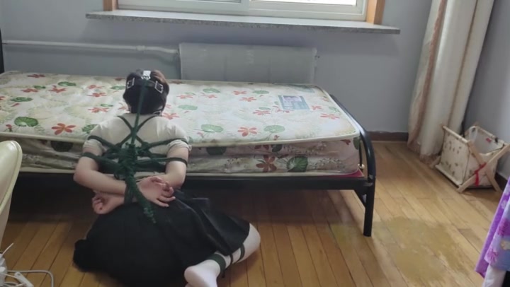 玩奴原创 瑞婷妹子的假装外出的驷马弃置实验！崩溃嘶吼挣扎与意外掉落 Preview 4