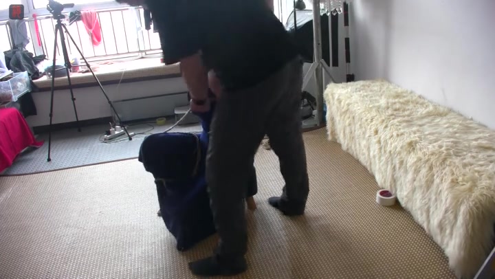 绳之韵 落难老师清浅蓝色礼服裙灰丝细高仰面M缚，遥控玩具，全方位重口 Preview 1