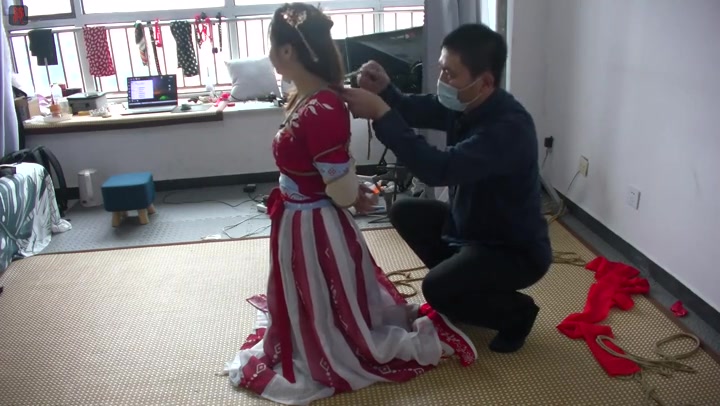 绳之韵 小九妹古装绳韵（第二集）惊艳古装、白袜，五花坐缚，变种驷马捆绑、勒嘴 Preview 1