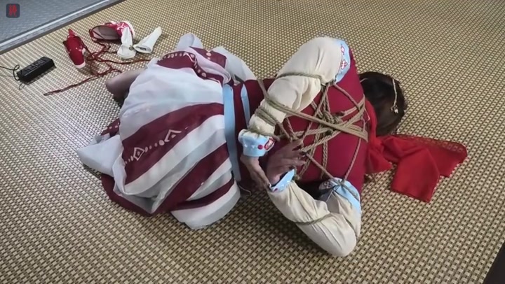 绳之韵 小九妹古装绳韵（第二集）惊艳古装、白袜，五花坐缚，变种驷马捆绑、勒嘴 Preview 4