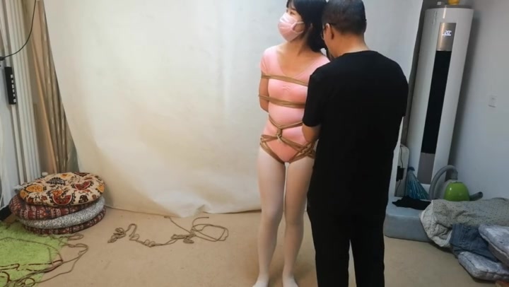 杨蕊 白丝体操服 折腿吊和反弓倒吊 Preview 1