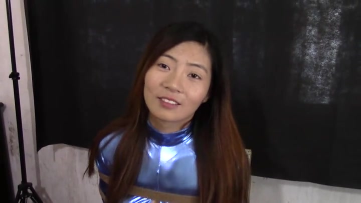 蓝胶衣 Preview 1
