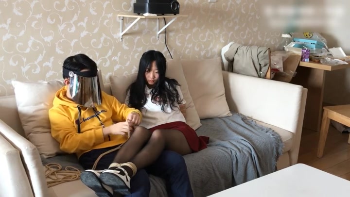 享用黑丝女仆 Preview 4