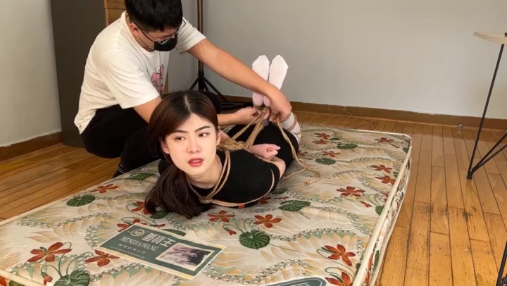 小婉妹子白丝蛇缚驷马展示 Preview 3