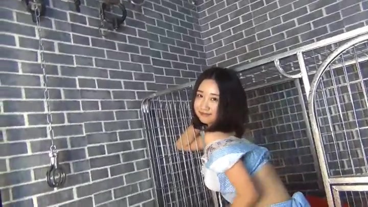 美女小苞的日式诱惑绳艺镣铐棚拍体验 笼中的小苞 Preview 4