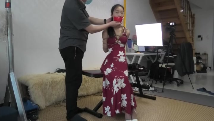 绳之韵 矜持的新人小老师苗苗绳艺初体验（1-2合并版）后手观音、丝袜堵嘴、很到位的后高手. Preview 3