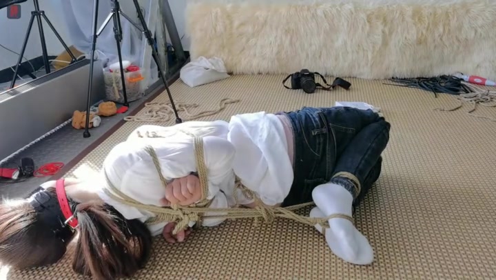 绳之韵 敬业的女销售小凡驷马紧缚，股绳深陷、沉默羔羊的110分钟炼狱. Preview 2
