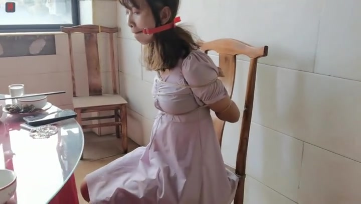 绳之韵 新人巧儿试镜 郊区小饭店细绳捆绑、口球，绑脚趾，皮筋虐足 Preview 1