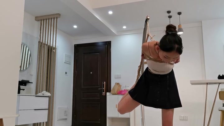 奥特曼 定拍美女果果半吊绑（下集） 口环堵嘴接口水 元素满满 喜欢的同好抓紧咯 Preview 4