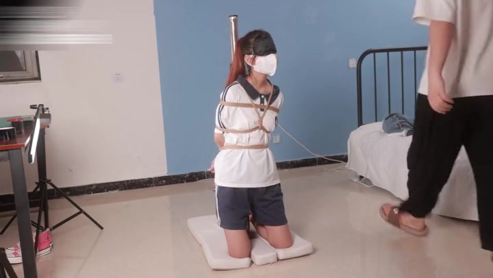 清纯马尾学生妹妹的紧缚调教 Preview 2