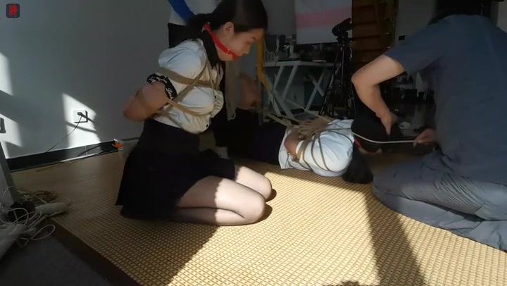 绳之韵 未来的美女绳师小九初次上阵，捆绑折腾黑丝小女仆。戏外篇 Preview 2