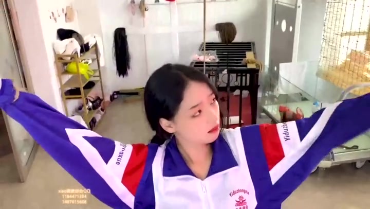 xiao素素 素素学生服被大字捆绑，双脚离地 Preview 2
