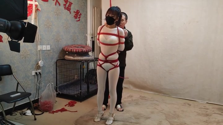 随心绳艺 丰满的兔兔吊绑 连体 Preview 4