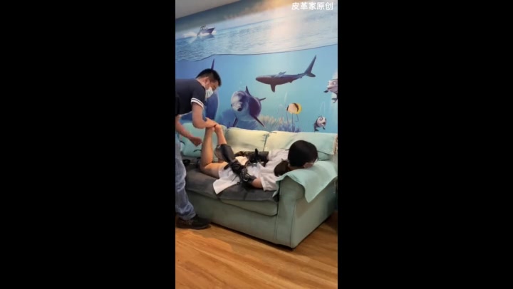 皮革家 好看的依依小师妹来了 特别敏感 丝袜 驷马束缚 特写 挠痒 棒棒应有尽有 Preview 3