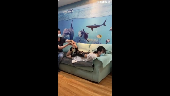 皮革家 好看的依依小师妹来了 特别敏感 丝袜 驷马束缚 特写 挠痒 棒棒应有尽有 Preview 4