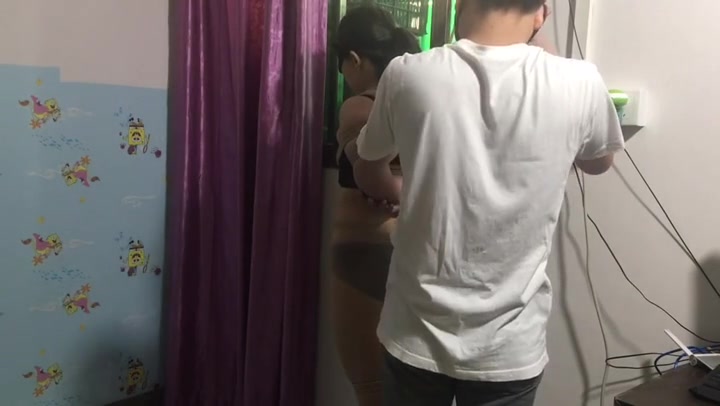 90后夫妻 团缚放置后外出挣扎 Preview 2