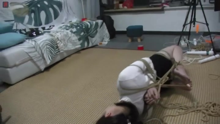 绳之韵 长腿美少女羽灵（第四集），捆绑大脚趾，痛苦的分腿驷马放置，美脚、白嫩足底展示 Preview 3