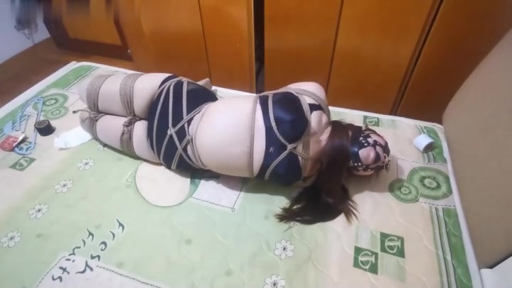 我的媳妇 第51弹、单腿吊着棒棒刺激GC直接嗨到起飞了（马具口球+单腿吊+驷马放置） Preview 4